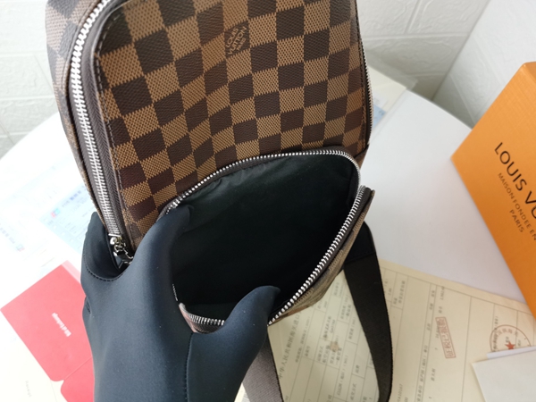 ルイヴィトンバッグ素材ディテール